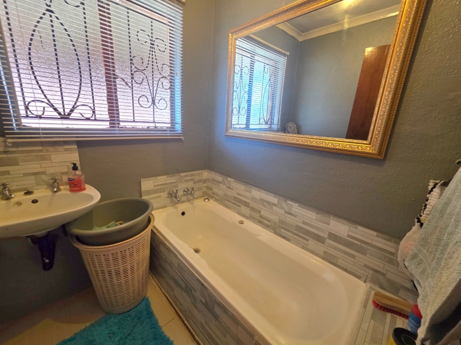 3 Bedroom Property for Sale in Bohlokong Free State